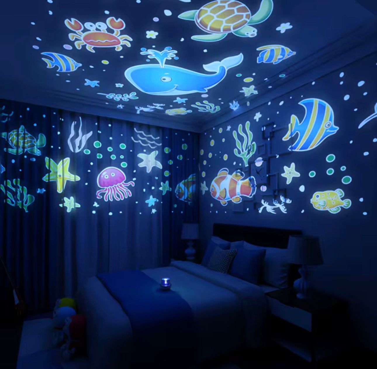 Multi-Theme Rotating Projector Lamp